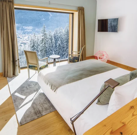 25-Chamonix-luxury-holiday-chalet-rental-bedroom-CX1001